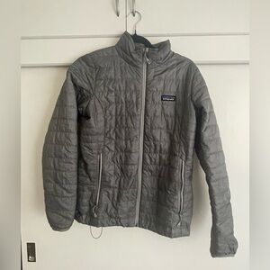 Women’s Gray Patagonia Nanopuff, size S.